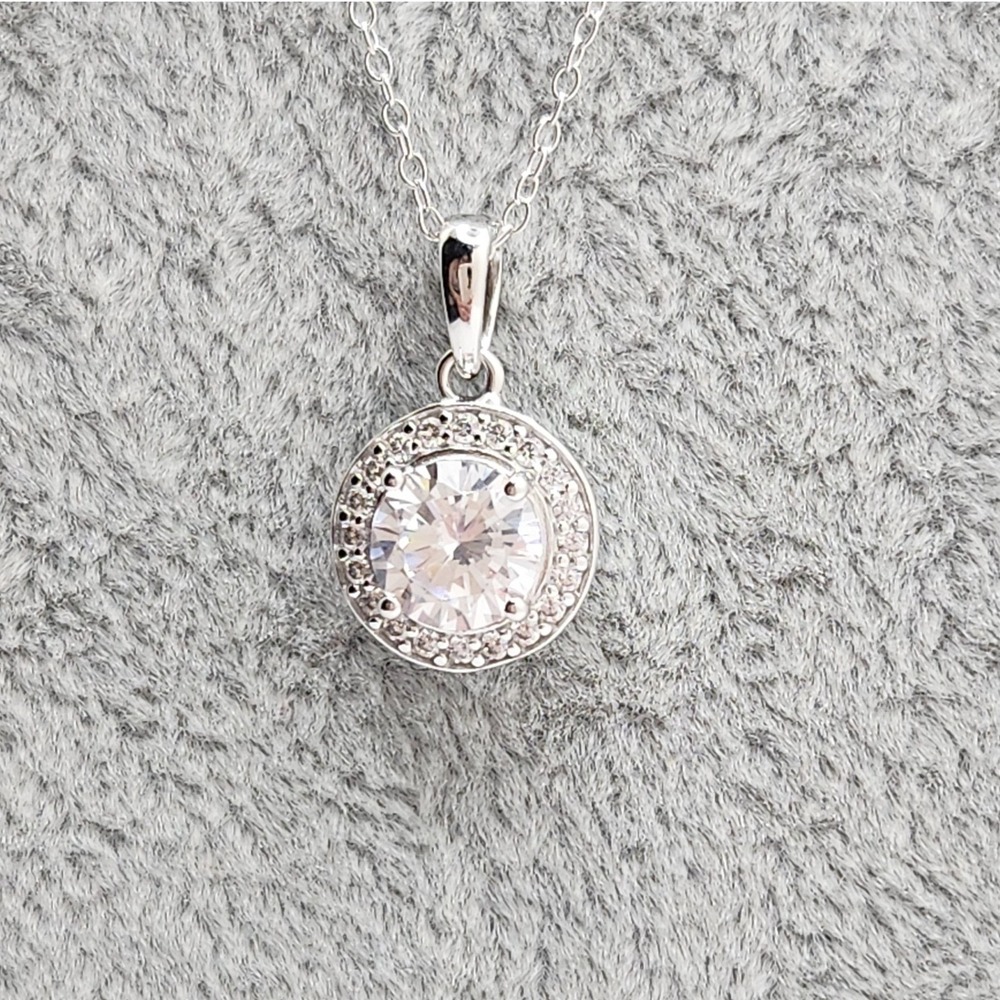 Dainty 925 Sterling Silver Round Halo Cubic Zirconia Pendant Necklace 18 Inch